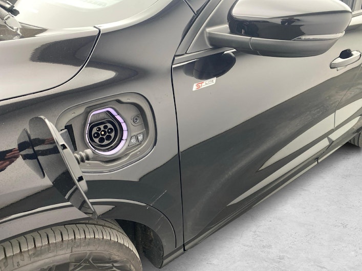 Vehicle image FORD KUGA