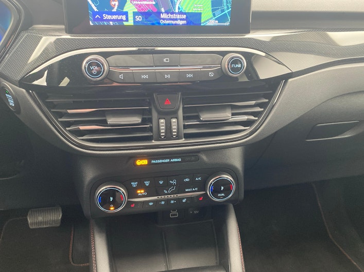 Vehicle image FORD KUGA