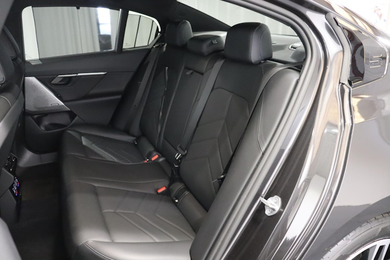 Vehicle image BMW 5 SERIES