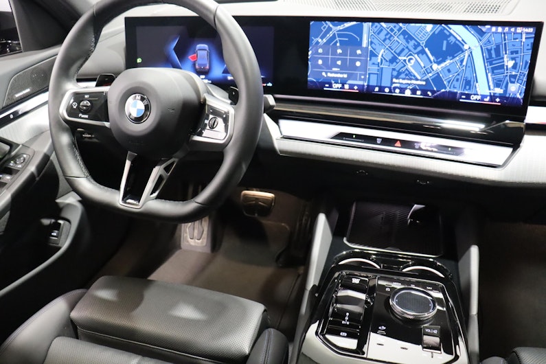 Vehicle image BMW 5 SERIES