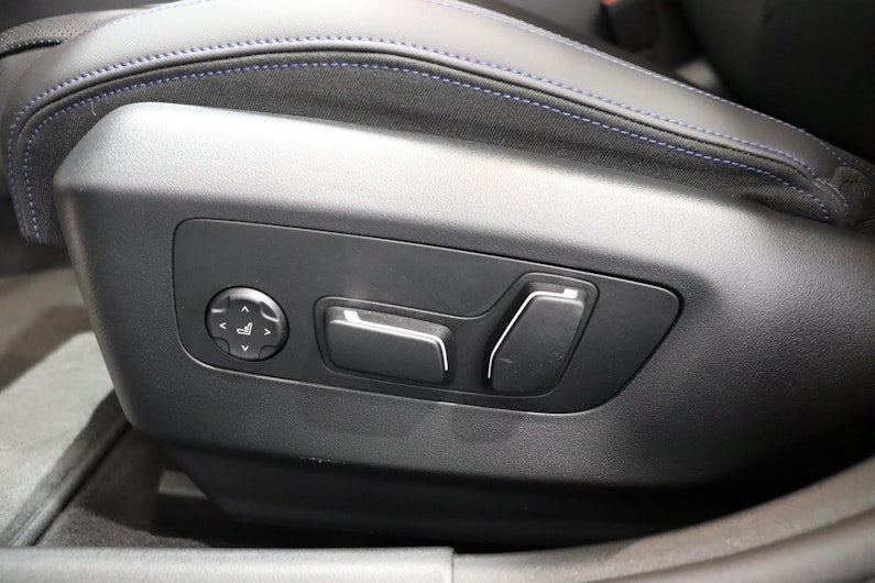 Vehicle image BMW 5 SERIES