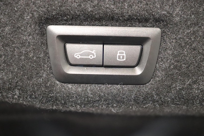 Vehicle image BMW 5 SERIES