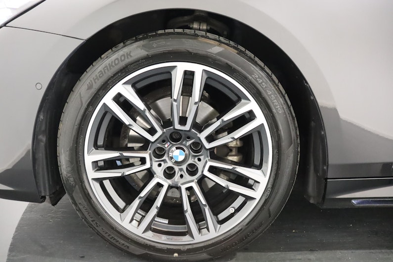 Vehicle image BMW 5 SERIES