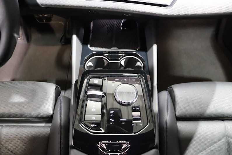 Vehicle image BMW 5 SERIES