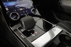 Vehicle image LAND ROVER Range Rover Velar 3.0 I6 R-Dynamic SE