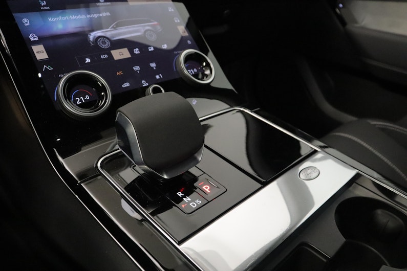 Vehicle image LAND ROVER RANGE ROVER VELAR