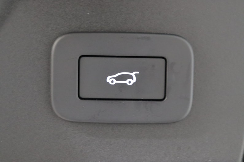 Vehicle image LAND ROVER RANGE ROVER VELAR