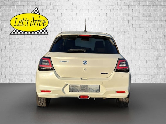 Vehicle image 4 Vehicle image 4