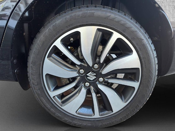 Vehicle image 12 Vehicle image 12