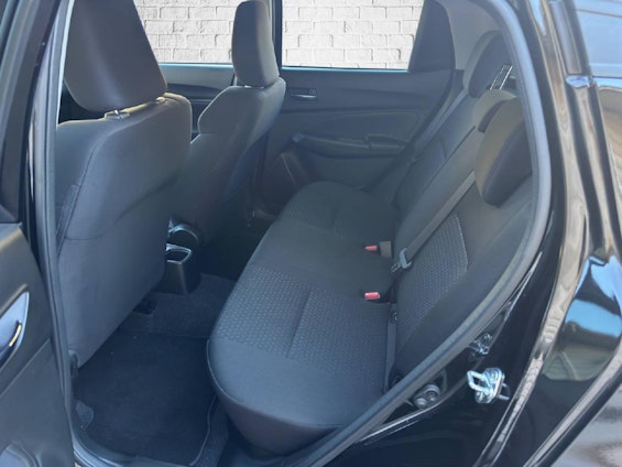 Vehicle image 8 Vehicle image 8