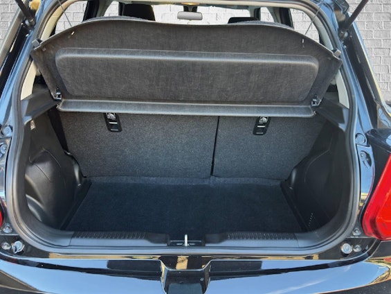 Vehicle image 11 Vehicle image 11