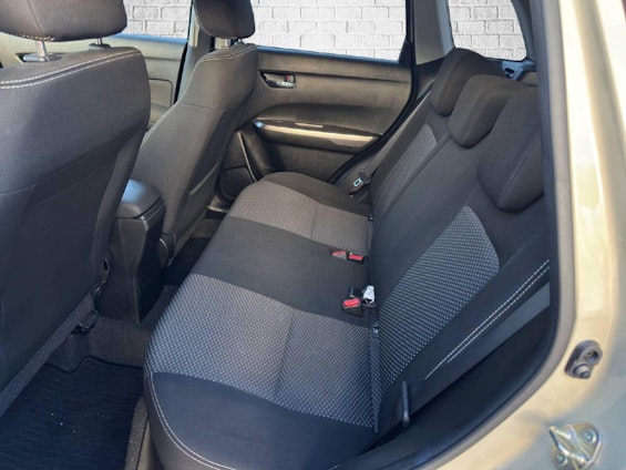 Vehicle image 9 Vehicle image 9