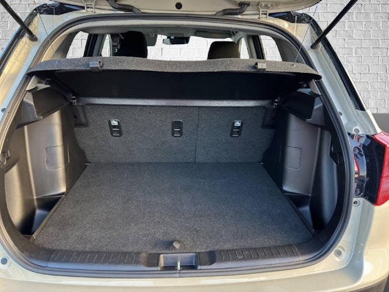 Vehicle image 6 Vehicle image 6