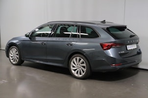 Vehicle image SKODA Octavia Combi 2.0 TDI 200 Style 4x4 DSG