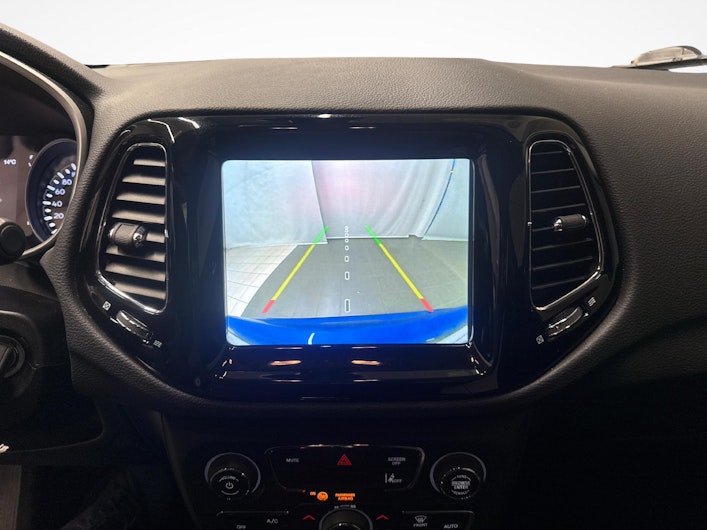 Vehicle image JEEP COMPASS