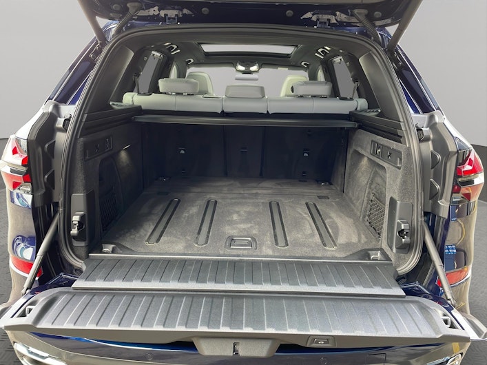 Vehicle image BMW X5