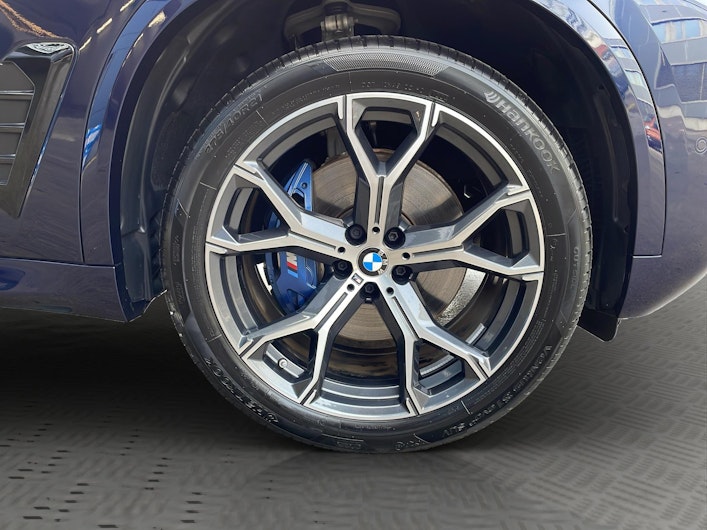 Vehicle image BMW X5