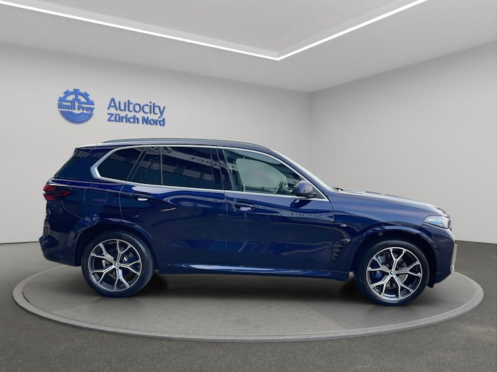 Vehicle image BMW X5