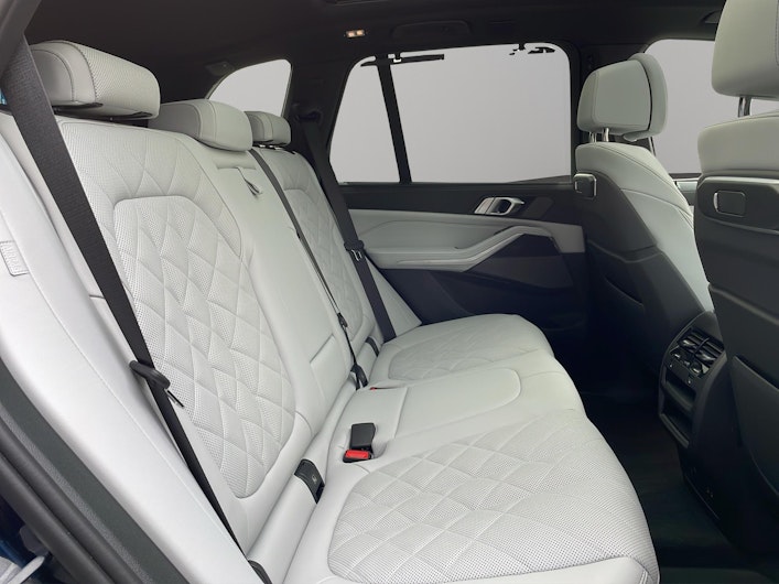 Vehicle image BMW X5