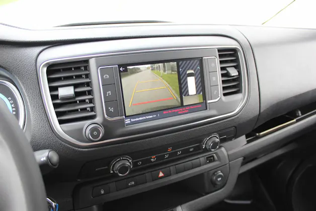 Fiat E-Scudo Kaw. L2 verglast 50 kWh Business Swiss Edition