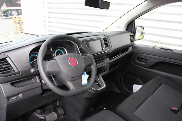 Fiat E-Scudo Kaw. L2 verglast 50 kWh Business Swiss Edition