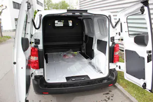 Fiat E-Scudo Kaw. L2 verglast 50 kWh Business Swiss Edition