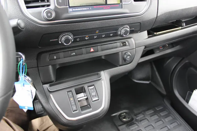 Fiat E-Scudo Kaw. L2 verglast 50 kWh Business Swiss Edition