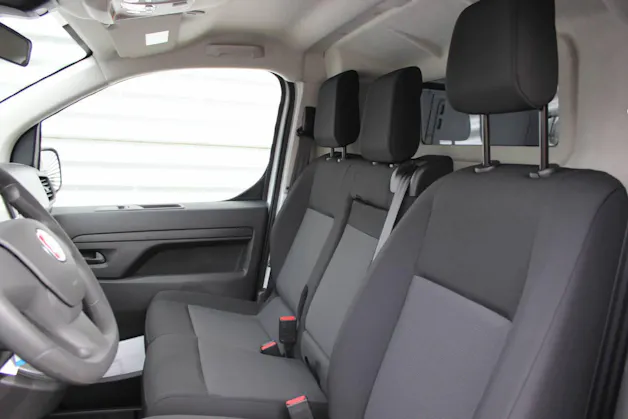 Fiat E-Scudo Kaw. L2 verglast 50 kWh Business Swiss Edition