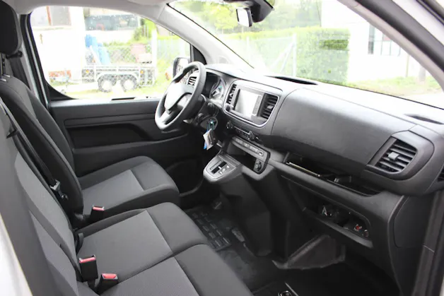 Fiat E-Scudo Kaw. L2 verglast 50 kWh Business Swiss Edition