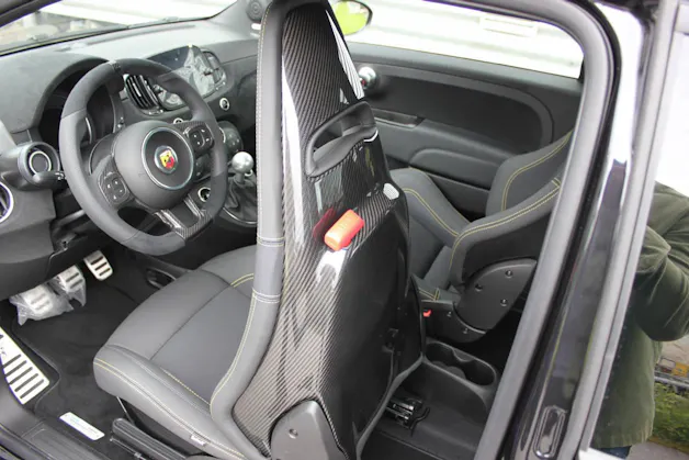 Fiat 695 Abarth 1.4 T-Jet 180 75 Anniversario