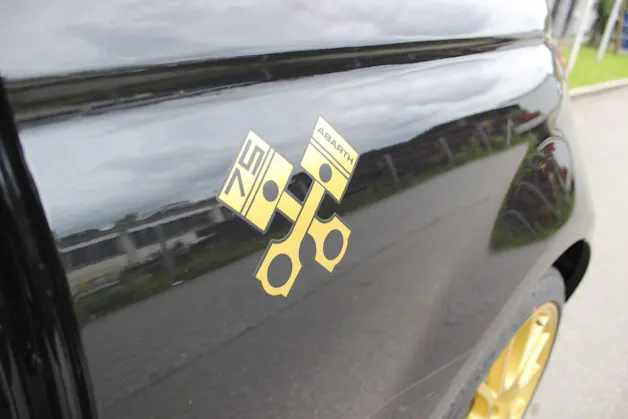 Fiat 695 Abarth 1.4 T-Jet 180 75 Anniversario