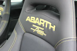 Fiat 695 Abarth 1.4 T-Jet 180 75 Anniversario
