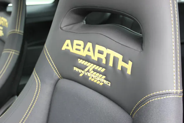 Fiat 695 Abarth 1.4 T-Jet 180 75 Anniversario