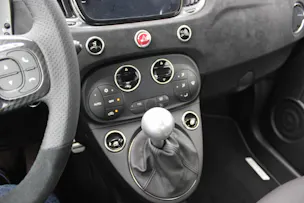 Fiat 695 Abarth 1.4 T-Jet 180 75 Anniversario