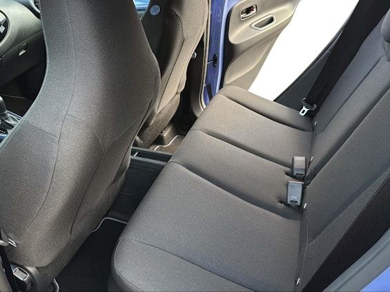 Vehicle image 8 Vehicle image 8