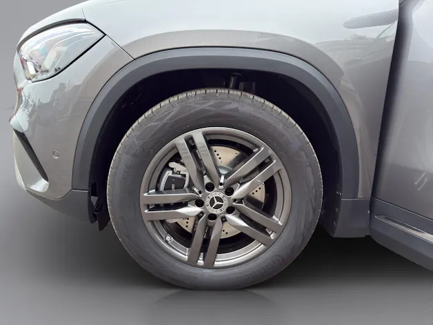 Mercedes-Benz GLA 250 Swiss Star Progressive 4matic
