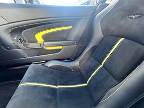 Vehicle image ASTON MARTIN V12 Vantage Coupé 6.0 S