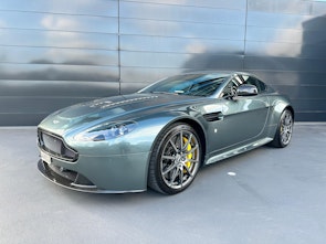 Vehicle image ASTON MARTIN V12 Vantage Coupé 6.0 S