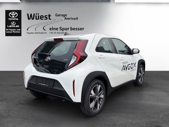 Vehicle image 4 Vehicle image 4