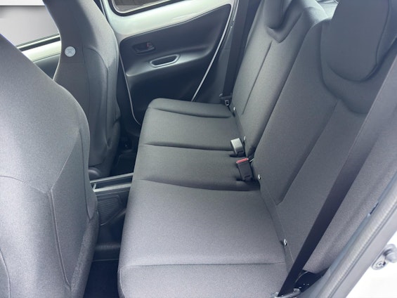 Vehicle image 11 Vehicle image 11