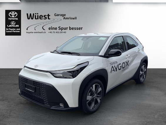 First vehicle image First vehicle image