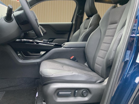 Vehicle image 6 Vehicle image 6