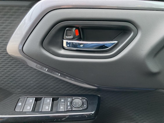 Vehicle image 12 Vehicle image 12