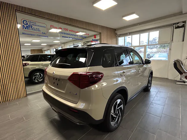 Suzuki Vitara 1.4 T Compact Top Hybrid 4x4