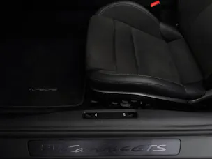 Porsche 911 Carrera 4 GTS Cabriolet