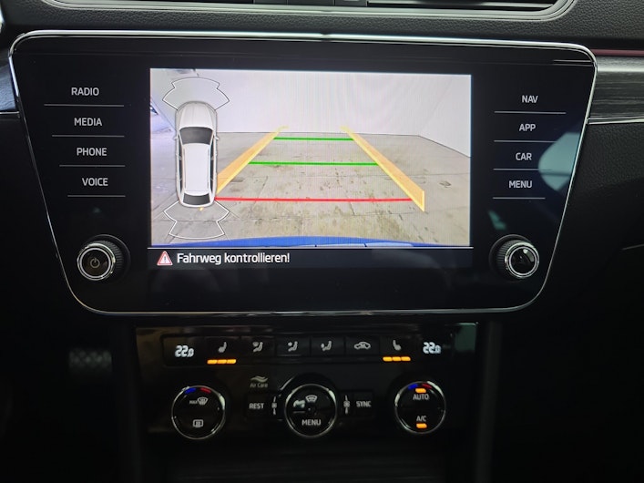 Vehicle image SKODA SUPERB