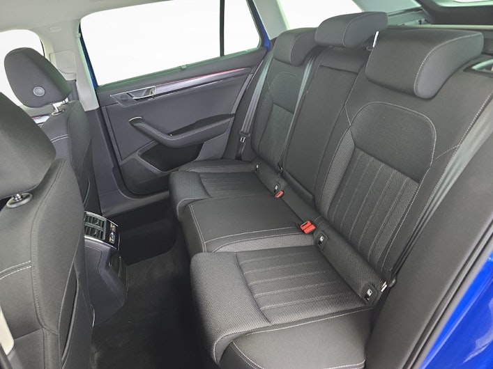 Vehicle image SKODA SUPERB