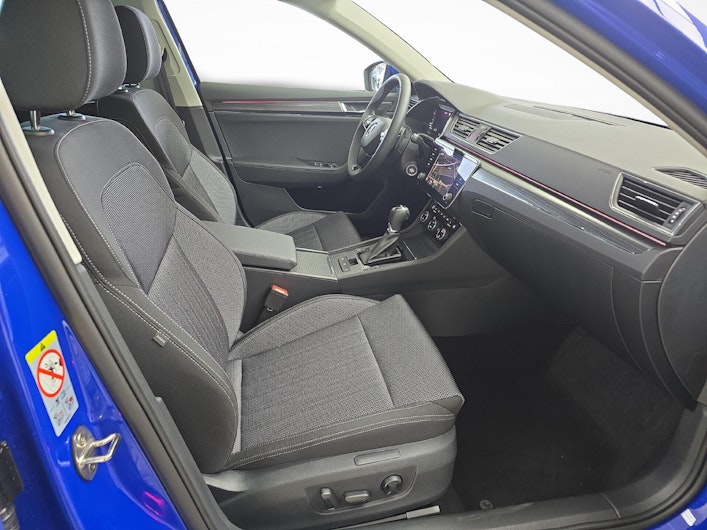 Vehicle image SKODA SUPERB