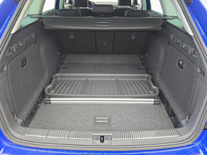 Vehicle image SKODA SUPERB