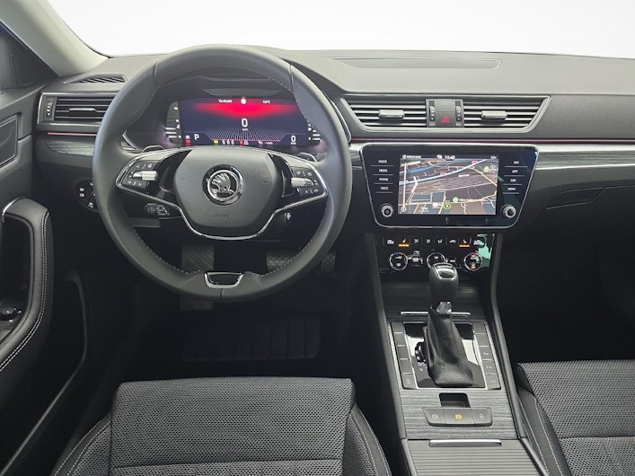 Vehicle image SKODA SUPERB